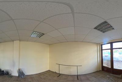 Închiriem Spațiu Comercial pe str. Vasile Aron bl.80 Preț Negociabil - 4