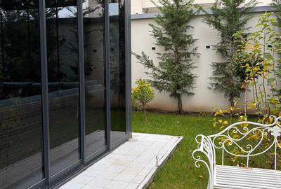 Casă cu 5 camere în Pipera