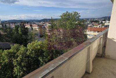 Apartament cu 3 camere de inchiriat in Campina, zona centrala - 1