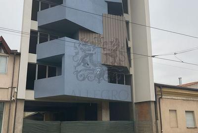 Apartament cu 3 camere semidecomandat în Lizeanu