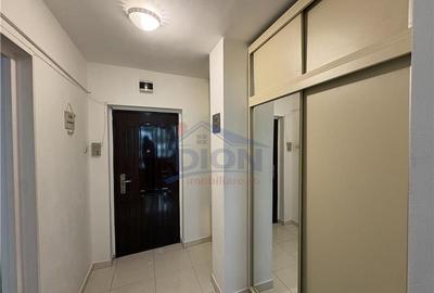 Obregia - Fantana Florilor,  bloc retras de la bulevard - 10