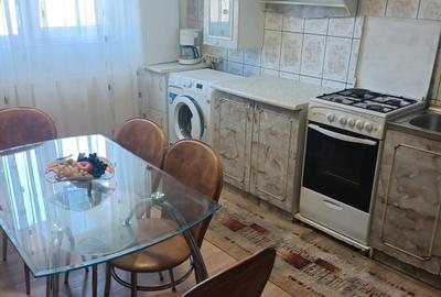 Apartament cu 2 camere semidecomandat, mobilat în Cetate