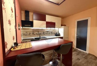 Apartament cu 3 camere semidecomandat, mobilat în Iris