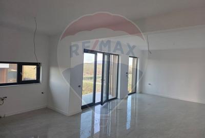 VANZARE Casă / Vilă PREMIUM 4 camere la pret normal - 12