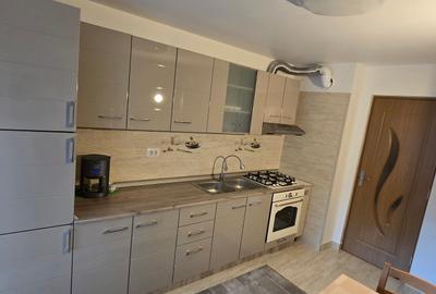 Apartament 3 camere de vanzare, la cheie, etajul 1, boxa si garaj Focsani - 2