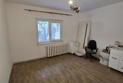 Apartament cu 3 camere decomandat în Țigarete
