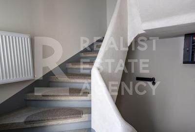 Vilă 8 camere, potrivită pentru birouri, echipe IT, avocați,zona 1 Mai - 18