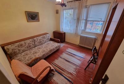 Apartament cu 3 camere semidecomandat, mobilat în Tătărași