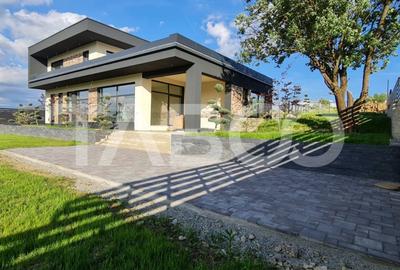 Casa cu piscina interioara in livada Cisnadie - 16