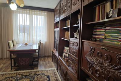 LOC. RACACIUNI,  APARTAMENT 3 CAMERE - 3