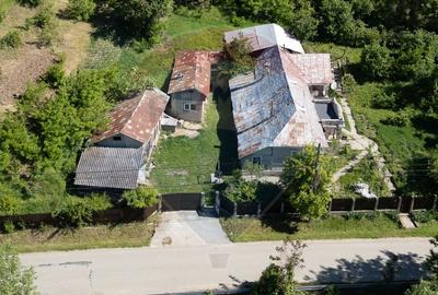 Casă taraneasca de vanzare- PARAVA-BACAU - 2