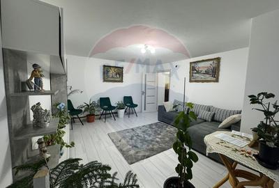 Apartament  cu 3 camere de vanzare 1 Mai - 1