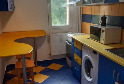 Apartament cu 2 camere circular, mobilat în Titan