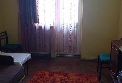 Apartament 3 camere decomandate, Etaj 2, Cisnadie