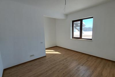 CASA 4 CAMERE CU SUPRAFATA GENEROASA IN  STIL NEOROMANESC - 32