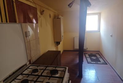 De vanzare apartament 3 camere in Centrul Vechi - 1