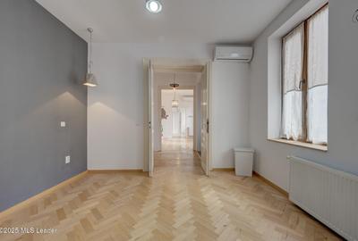 In Cartierul Evreiesc, casa 3 camere pivnita si mansarda open space. - 9