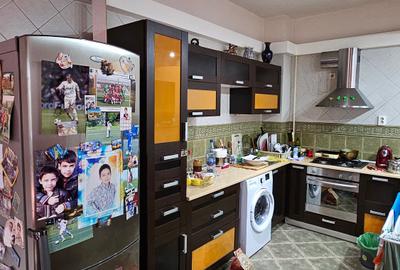 Dr Sarii,  cf 1 sporit Decomandat,  etaj3/5, 84mp, acte la zi - 4