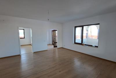 CASA 4 CAMERE CU SUPRAFATA GENEROASA IN  STIL NEOROMANESC - 8