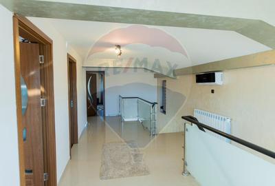 Casă / Vilă cu 5 camere de vânzare - 8