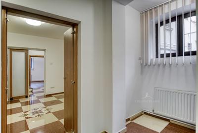 Piata Pache Protopopescu - Casa cu 11 camere si doua locuri de parcare - 19