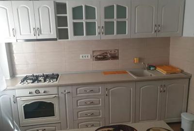 Apartament cu 4 camere decomandat, mobilat în Vitan Mall