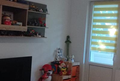 Apartament cu 2 camere semidecomandat, mobilat în Berceni