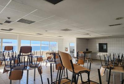 Showroom auto suprafata 6500 mp, teren 1500 mp, deschidere 90 ml la DN 1. - 28