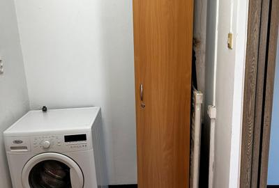 Apartament cu 2 camere ..  2 balcoane si centrala termica .. S= 51 mp - 8