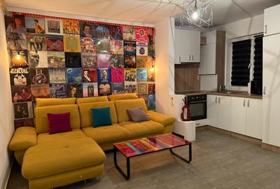 Apartament cu 2 camere semidecomandat, mobilat în Apărătorii Patriei