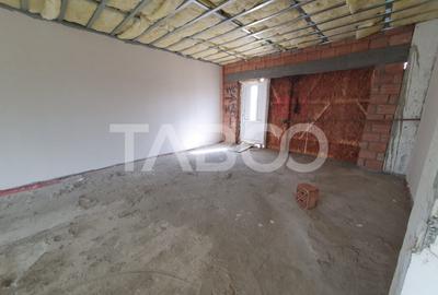 Spatiu comercial suprafata 132 mp se poate vinde si separat 66 si 66mp - 3