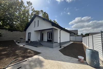 Casă individuală cu 3 camere în Valu lui Traian