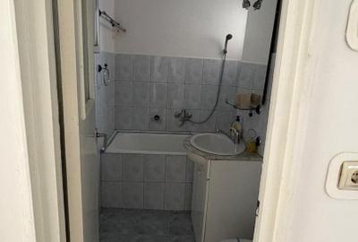 Vand apartament 3 camere zona Calea Bucurecti - 1
