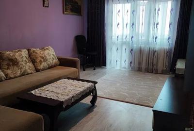 Apartament cu 3 camere decomandat, mobilat în Podu Roș