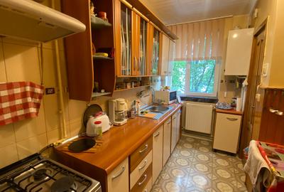 Apartament cu 3 camere decomandate Gheorgheni , etaj 3 din 4 , zona Piata Hermes - 1