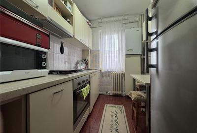 Apartament cu 2 camere semidecomandat, mobilat în Mircea cel Bătrân