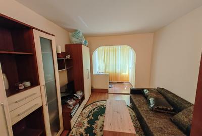 3 camere, etaj 1,zona Narcisa - 1