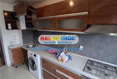 Apartament cu 3 camere semidecomandat, mobilat în 13 Septembrie