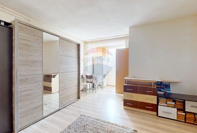 Garsonieră decomandată, mobilată în Noua