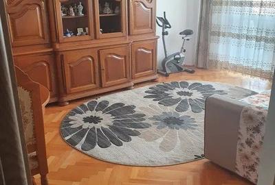 Apartament 3 camere  decomandat , finisat