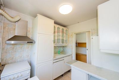 Apartament cu 3 camere de vanzare, 57 mp,  zona Crangasi - 11