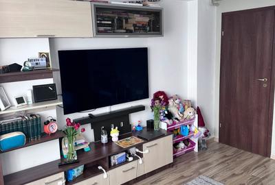 Apartament cu 2 camere semidecomandat, mobilat în Central