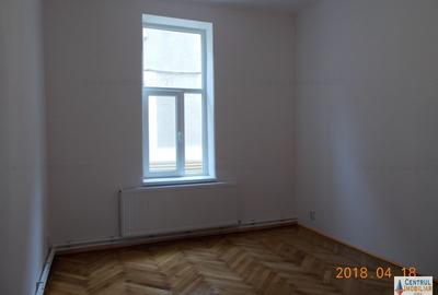 Dorobanti, ASE, parter inalt, vila, decomandat, birouri, media, IT, arhitectura - 9