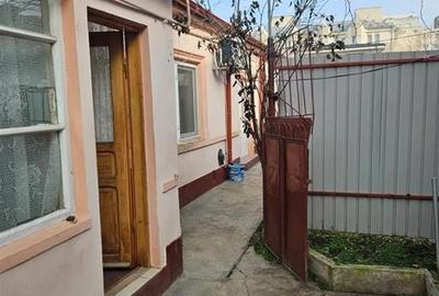 Casa 2 camere, zona Centrala, Caramida, Teren - 157 mp - 2