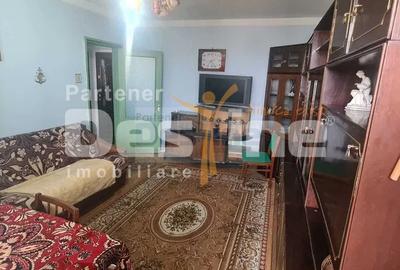 Apartament cu 2 camere decomandat, mobilat în Podu Roș
