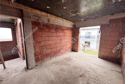 Casa cu 4 camere 2 bai si teren de 230 mp Selimbar - 16