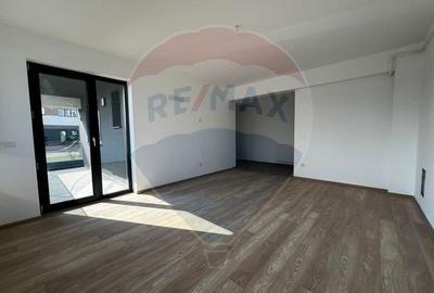 Apartament cu 2 camere de închiriat in bloc nou Valcom Residence III - 1