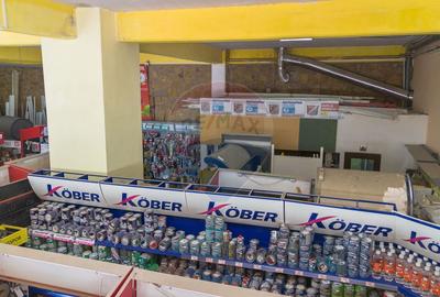De Inchiriat - Spațiu Comercial Showroom + Hale + Parcare- 0% Comision - 7