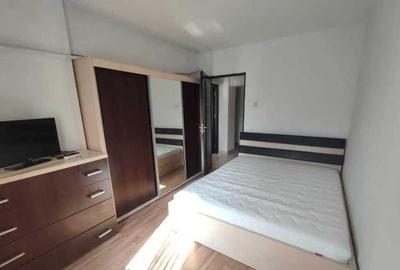 Apartament cu 3 camere decomandat, mobilat în Tineretului