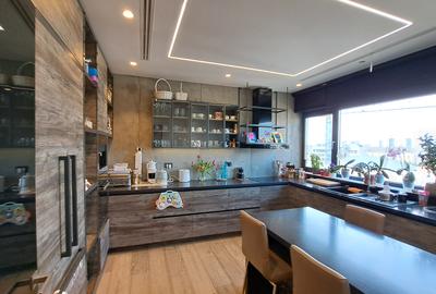 APARTAMENT 4 CAMERE CU SCARA INTERIOARA TIP LOFT -ULTRA LUX - 9